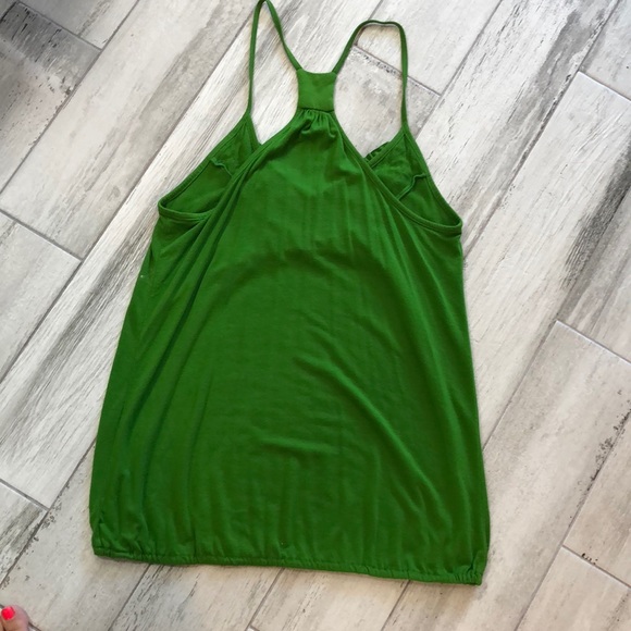 💰[3/$20]💰 Green Ruffle Tank - Picture 2 of 3